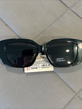 Classic Black Women's Rectangle Sunglasses - 100% UV Protection